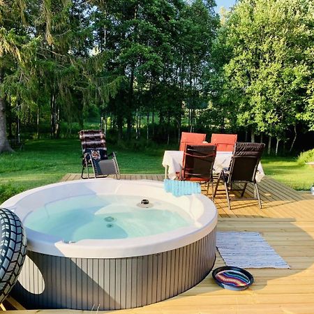 The Blomsholm Cabin - Recharge Your Electric Car Strömstad Exterior foto