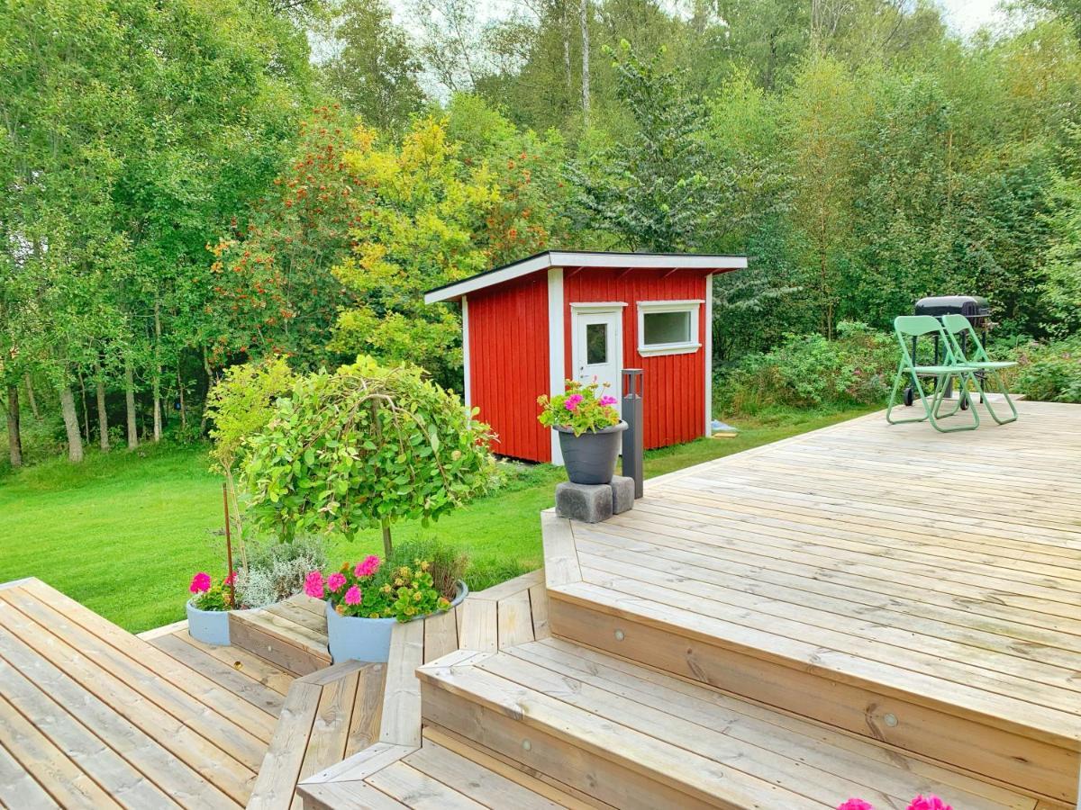 The Blomsholm Cabin - Recharge Your Electric Car Strömstad Exterior foto