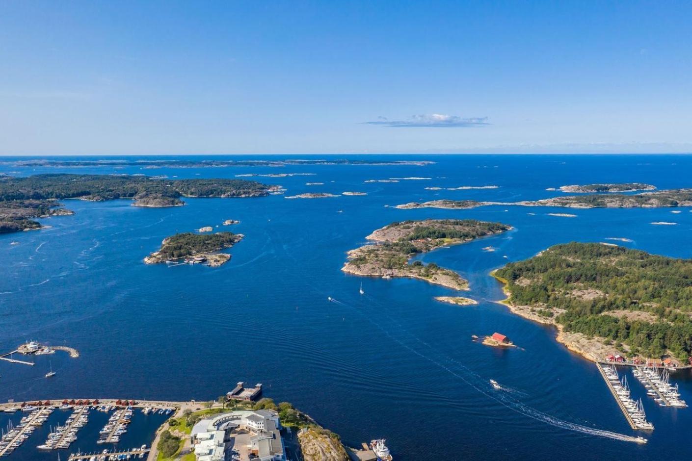 The Blomsholm Cabin - Recharge Your Electric Car Strömstad Exterior foto