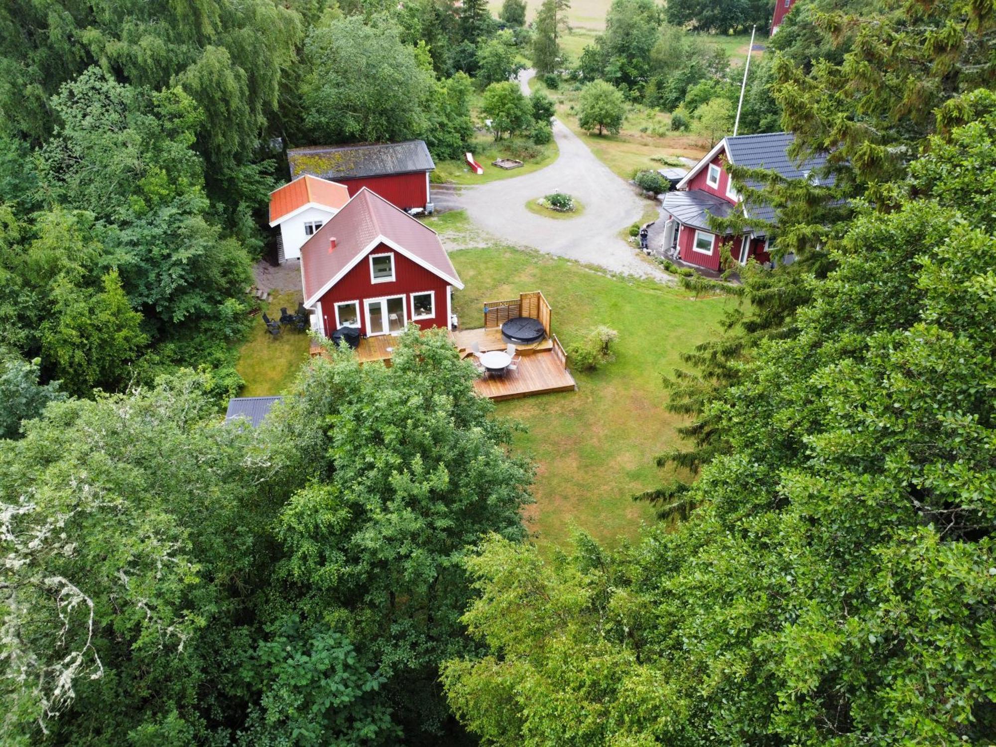 The Blomsholm Cabin - Recharge Your Electric Car Strömstad Exterior foto